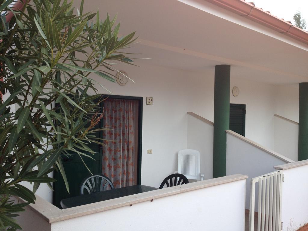 Camping Villaggio Riviera Foce Varano Exterior photo