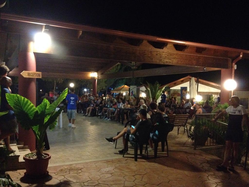 Camping Villaggio Riviera Foce Varano Exterior photo